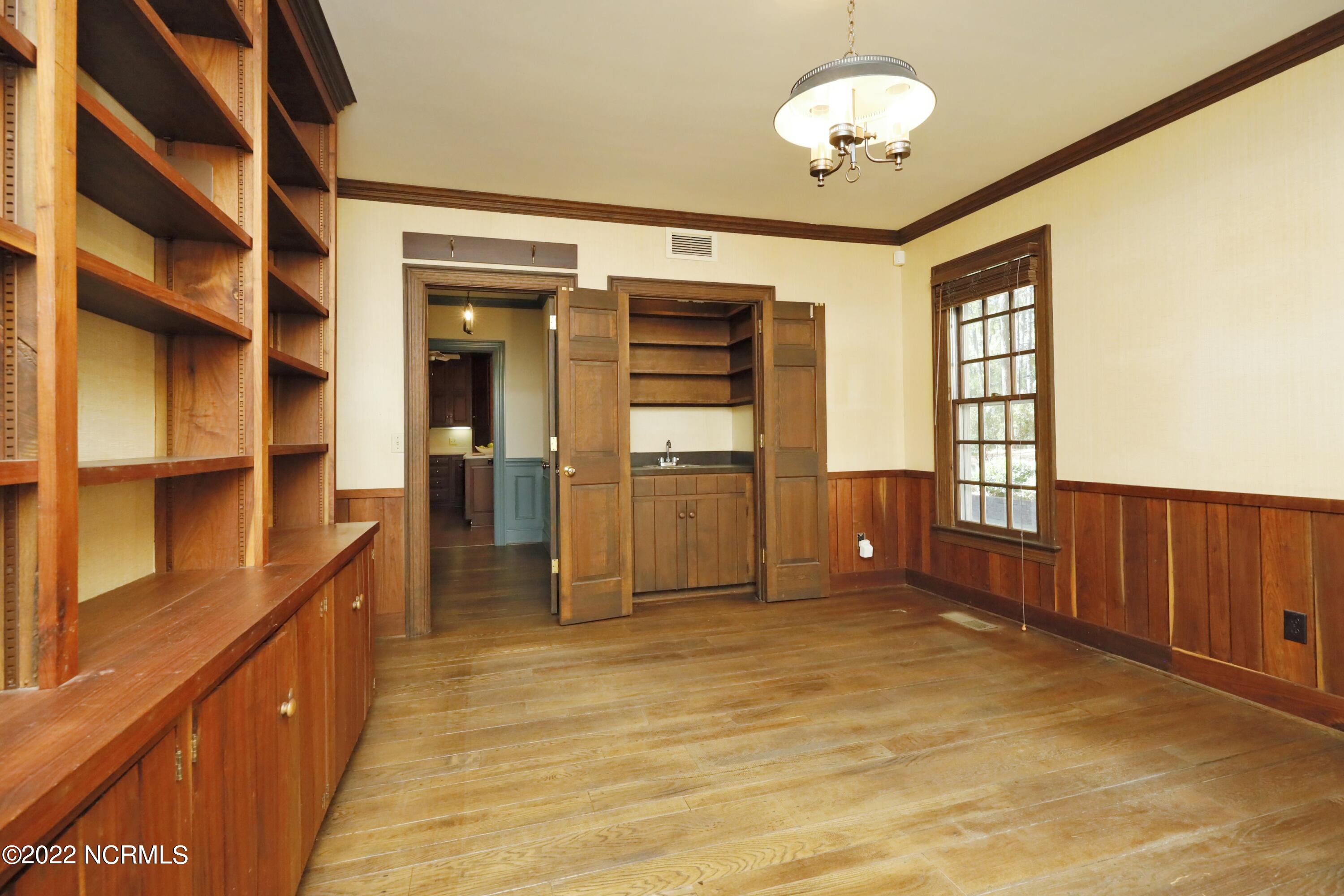 300 Grove Road Southern Pines, NC 28387 - Photo 23 of 69 25Study