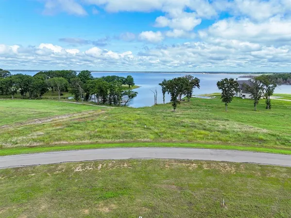 $599,900 | 680 Peninsula Drive, Honey Grove, TX 75446