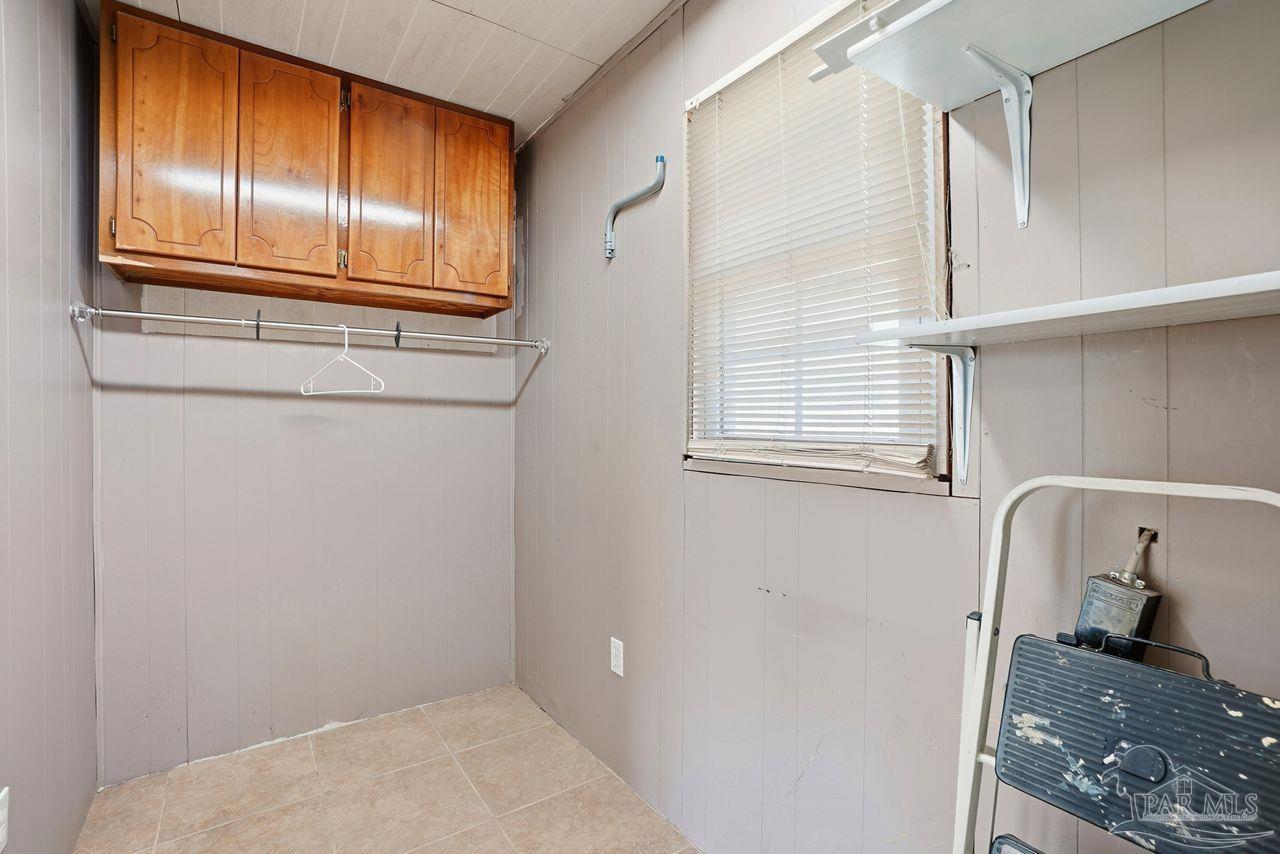 6444 Walnut Street Milton, FL 32570 - Photo 16 of 33 a view of utility room