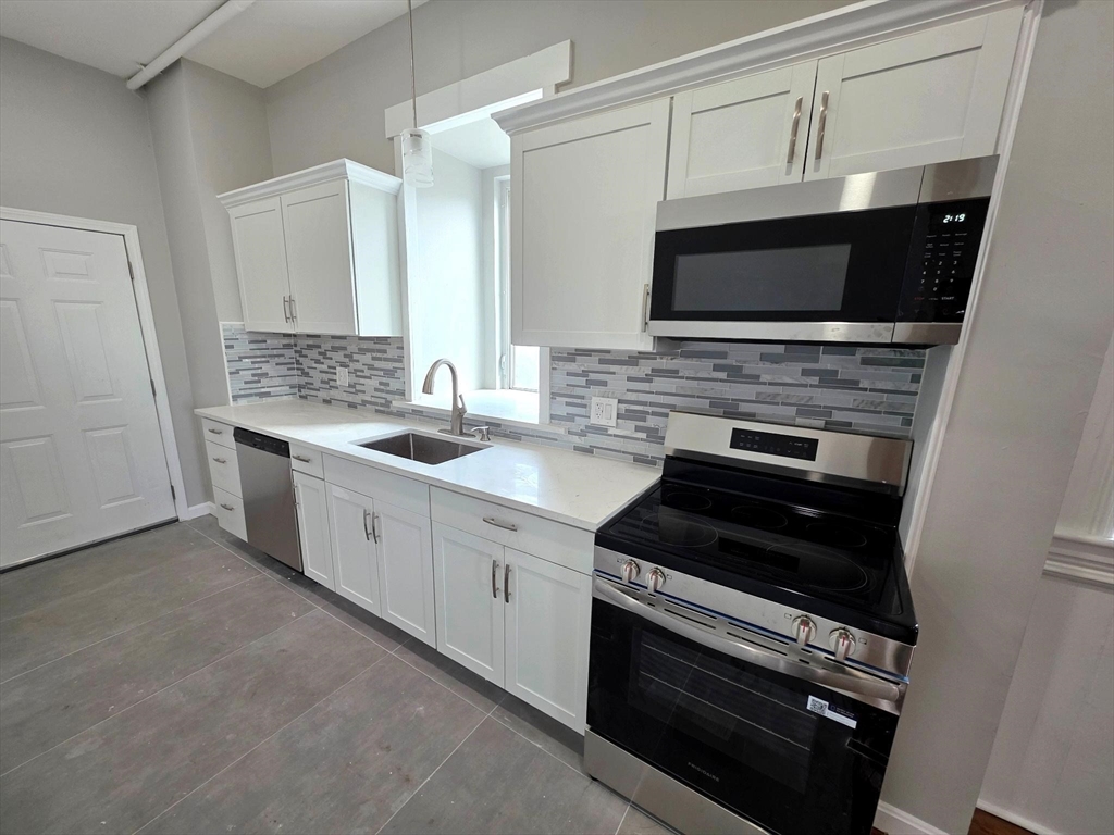 5 Beacon Street, Unit 7 Clinton, MA 01510 - Photo 4 of 14