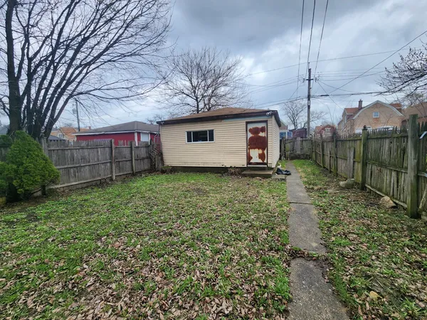 $160,000 | 5733 South Wolcott Avenue, Chicago, IL 60636