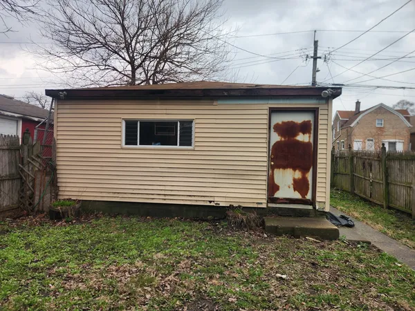 $160,000 | 5733 South Wolcott Avenue, Chicago, IL 60636