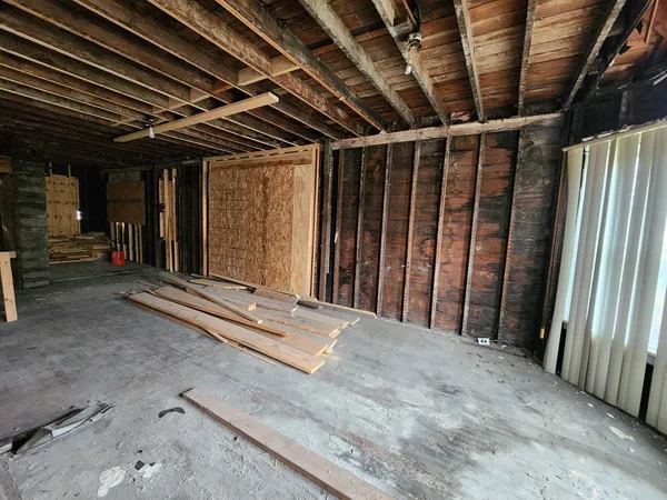 $160,000 | 5733 South Wolcott Avenue, Chicago, IL 60636
