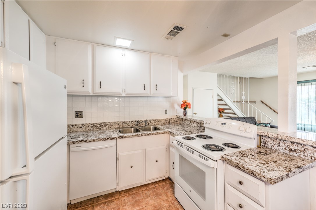 2270 East Desert Inn Road, Unit 49 Las Vegas, NV 89169 - Photo 12 of 21