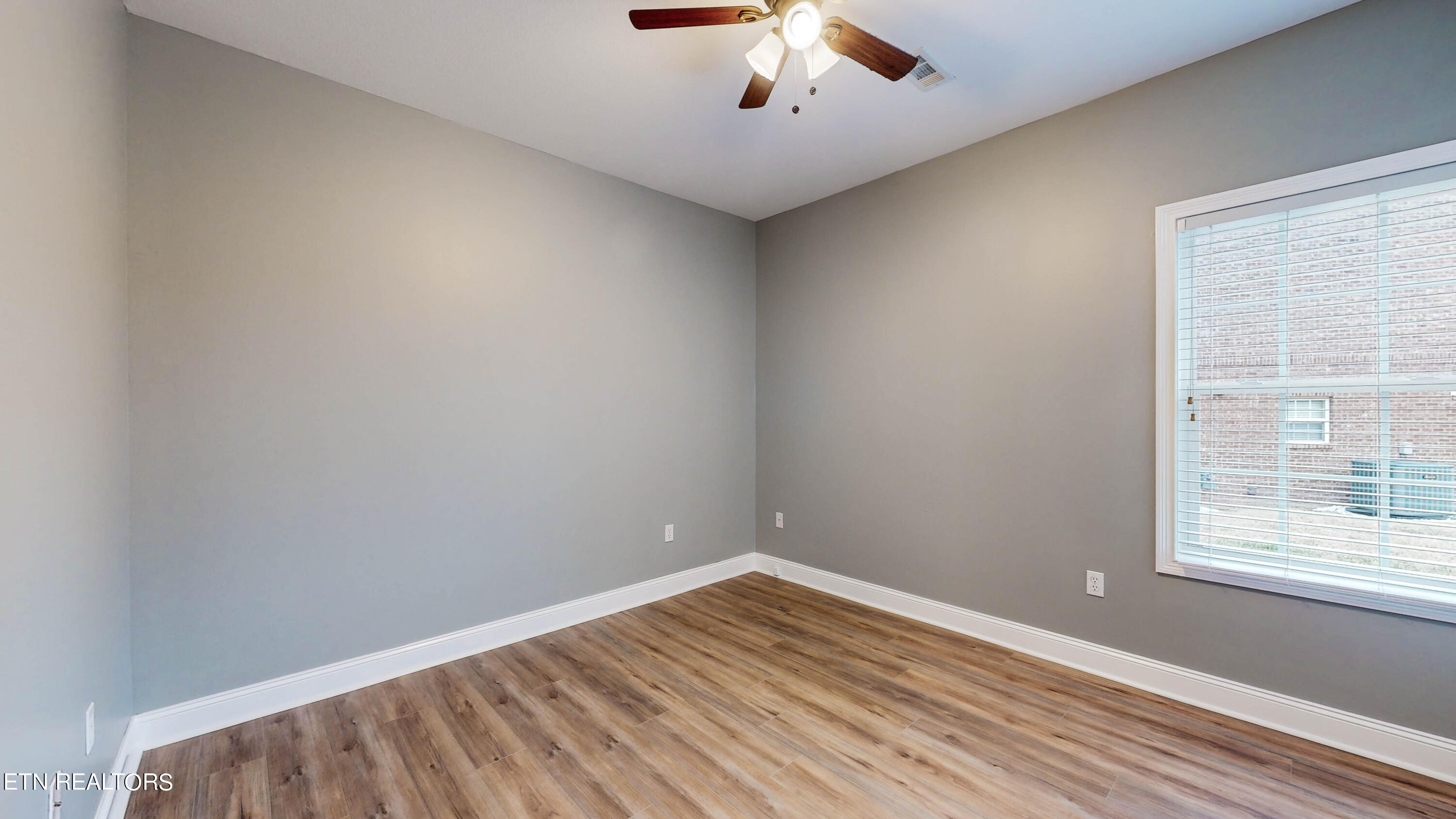 150 Meridian Way Clinton, TN 37716 - Photo 16 of 23 150-Meridian-Way-12302023_103551