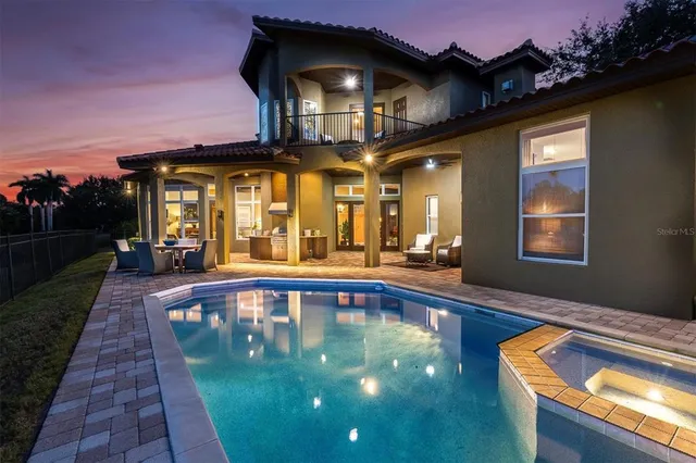 a view of a yard in front of house