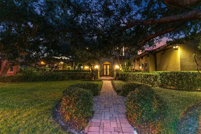 a view of entryway and hall