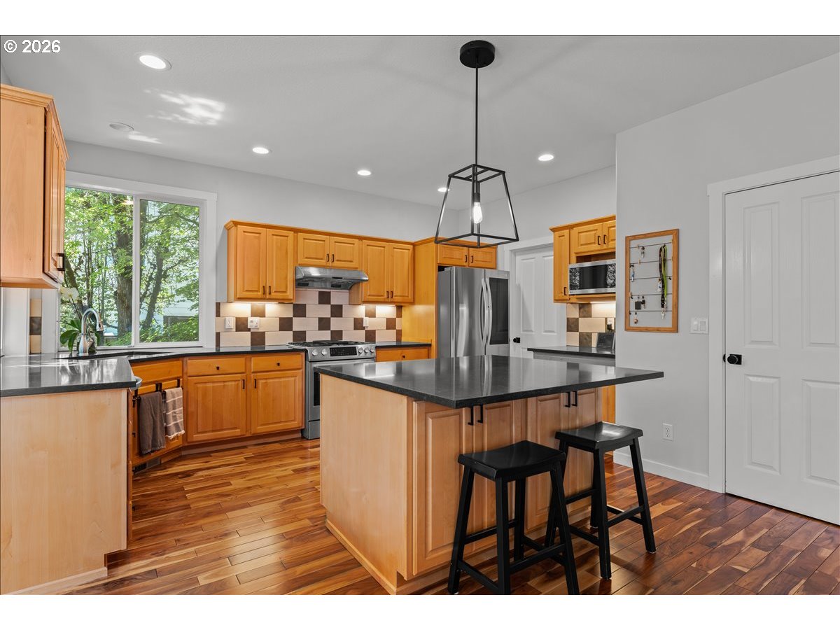 12996 Southwest Hazelcrest Way Portland, OR 97224 - Photo 18 of 48