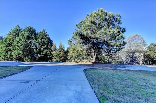 $579,500 | 3670 Baxley Ridge Drive, Suwanee, GA 30024