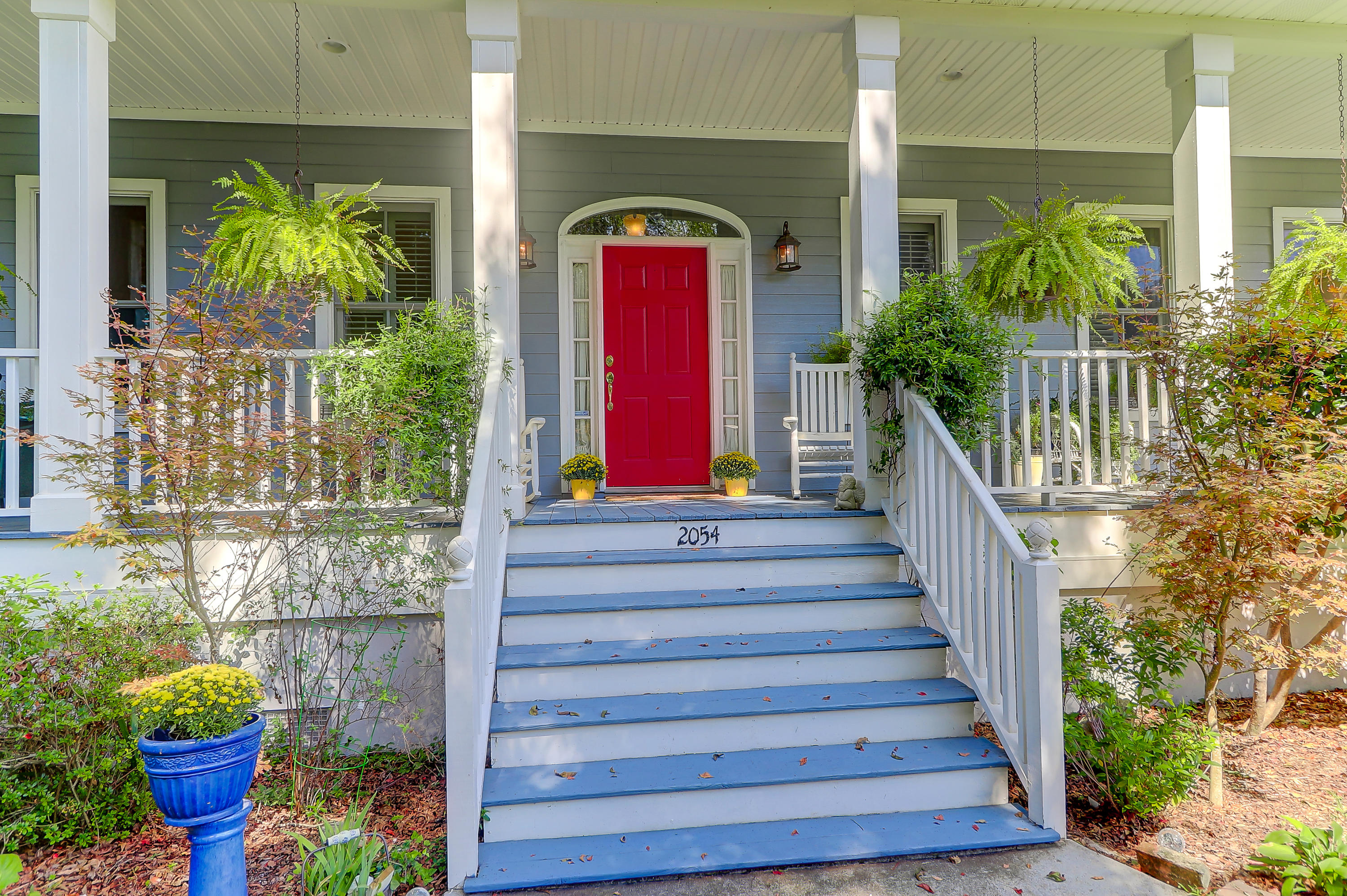 2054 Wappoo Hall Road Charleston, SC 29412 - Photo 2 of 28 2054 Wappoo (7)