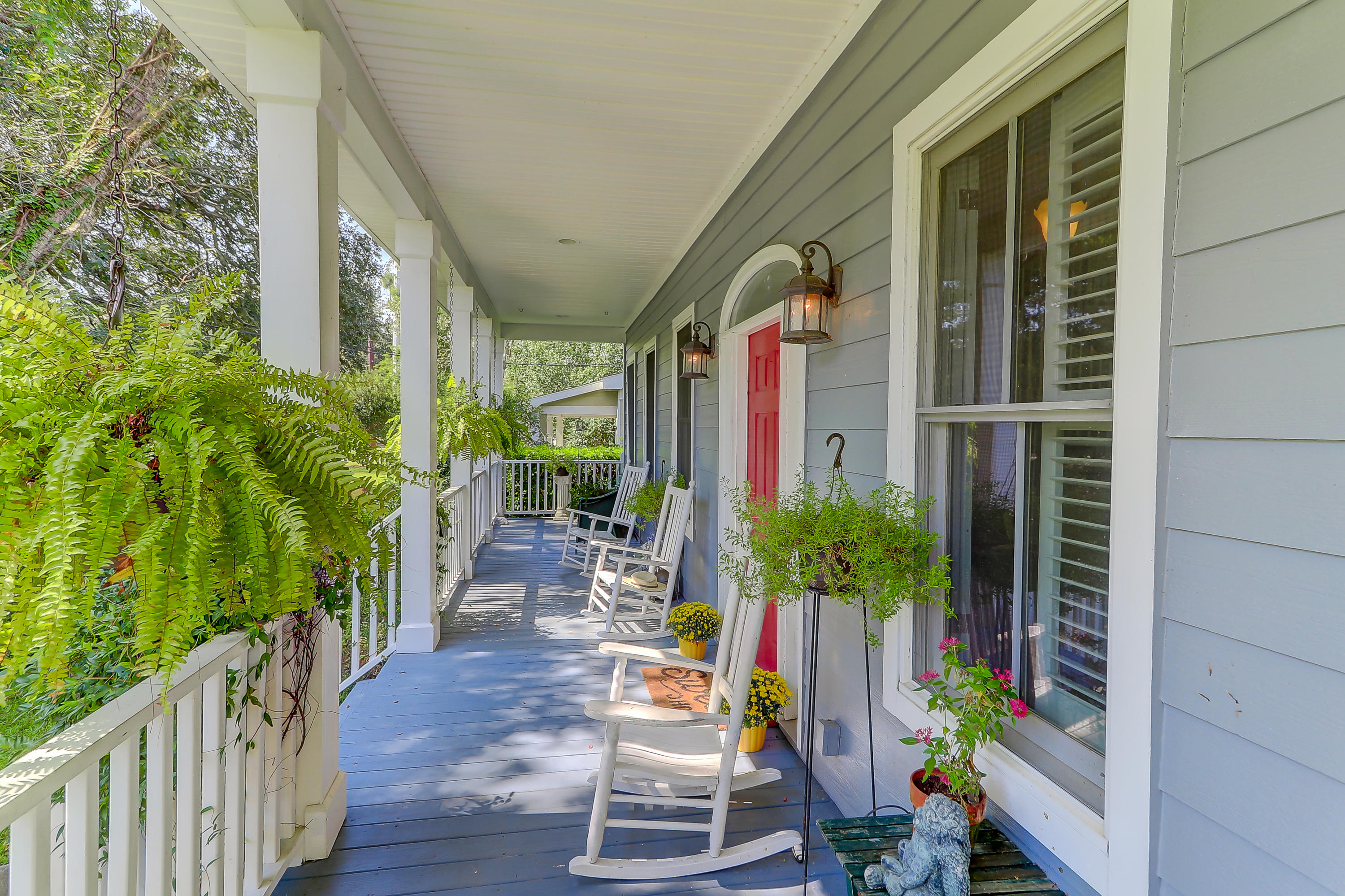 2054 Wappoo Hall Road Charleston, SC 29412 - Photo 3 of 28 2054 Wappoo (4)