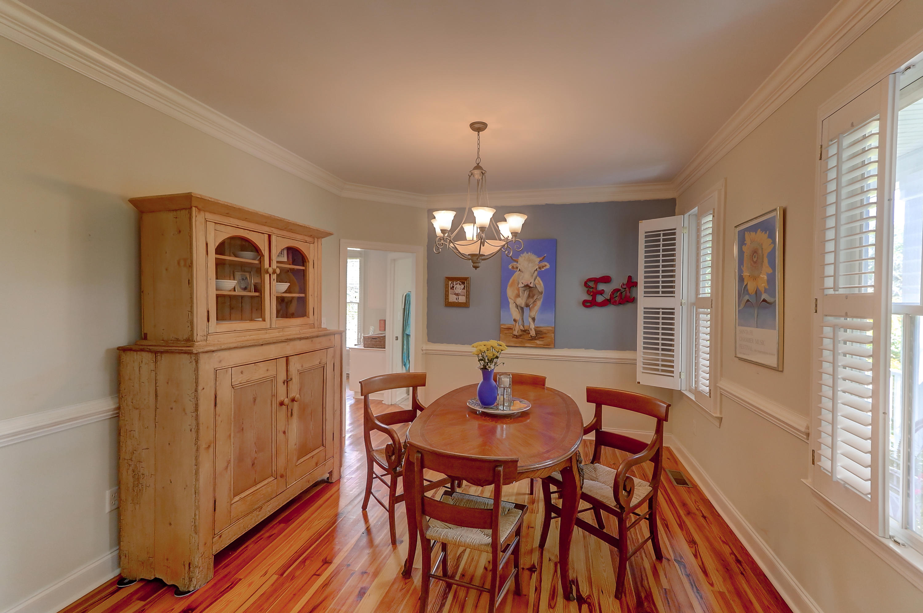 2054 Wappoo Hall Road Charleston, SC 29412 - Photo 5 of 28 2054 Wappoo (45)