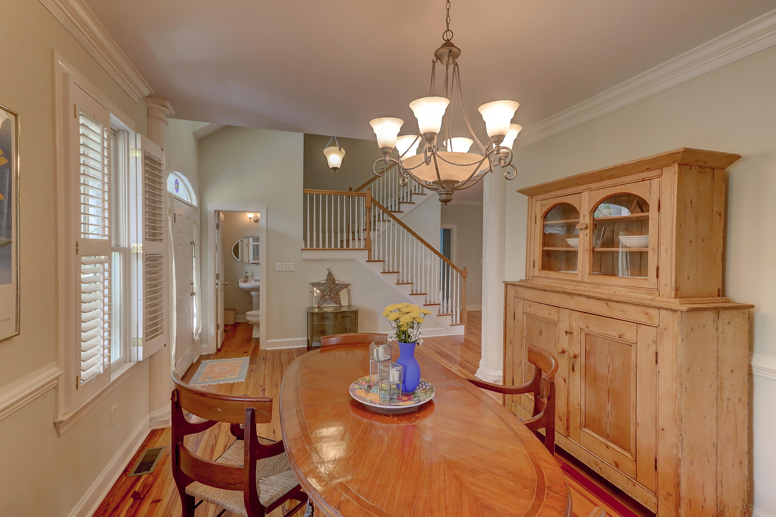 2054 Wappoo Hall Road Charleston, SC 29412 - Photo 6 of 28 2054 Wappoo (43)
