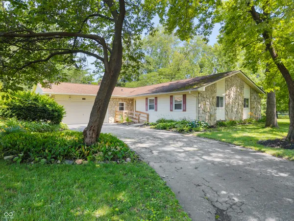 $325,000 | 3138 Albright Court, Indianapolis, IN 46268
