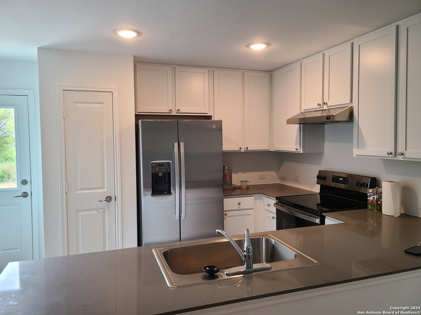13222 Dutra Road San Antonio, TX 78221 - Photo 6 of 26