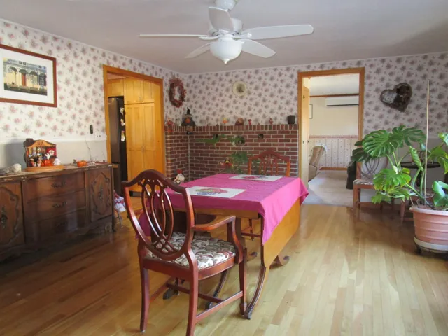 $370,000 | 146 East Main Street, Paris, ME 04281