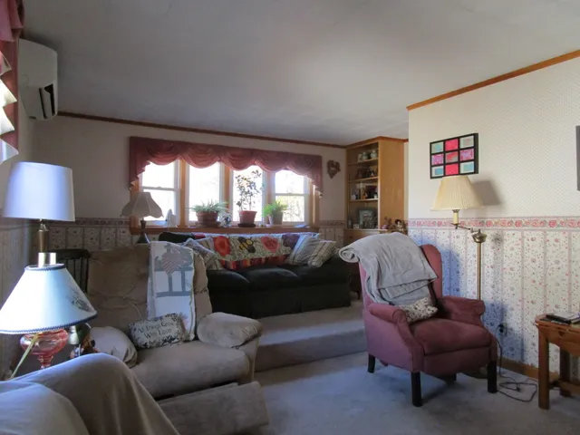 $370,000 | 146 East Main Street, Paris, ME 04281