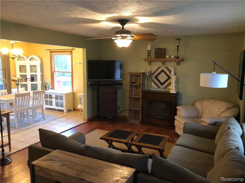 10057 Beardslee Road Perry, MI 48872 - Photo 5 of 30 2.JPG