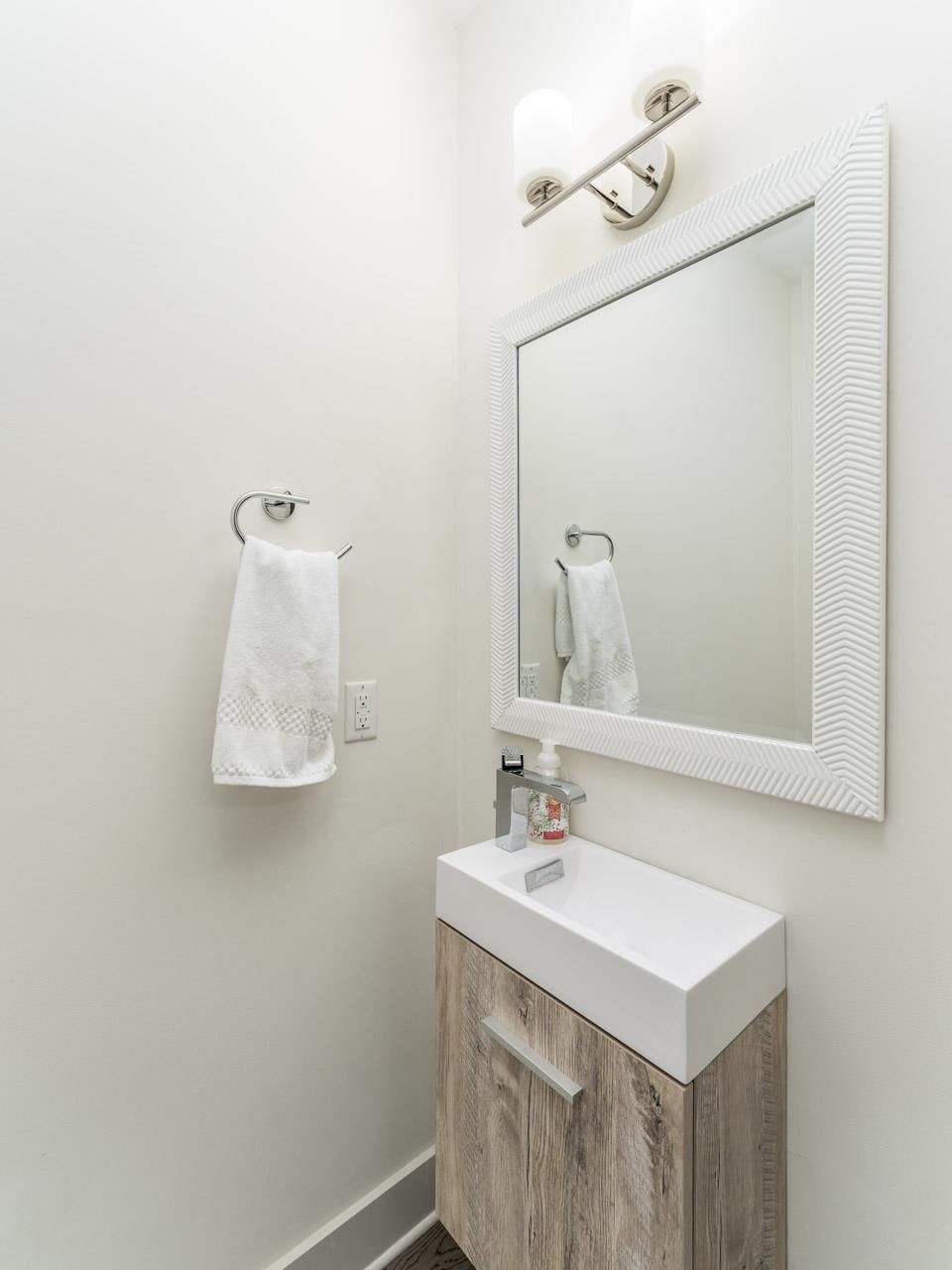 2327 West Lake Hall Road Tallahassee, FL 32309 - Photo 3 of 17