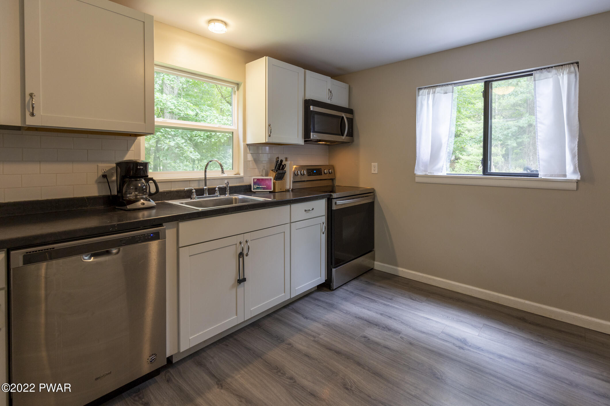 175 Fox Road Dingmans Ferry, PA 18328 - Photo 21 of 73 Kitchen