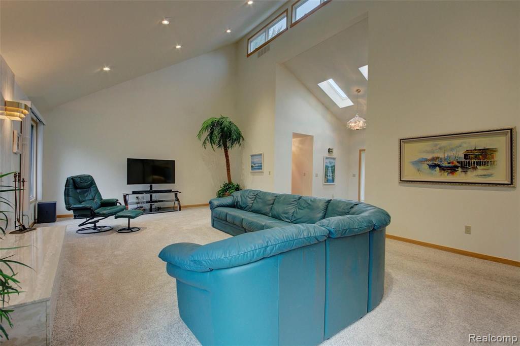26198 Steele Road Farmington Hills, MI 48331 - Photo 9 of 31