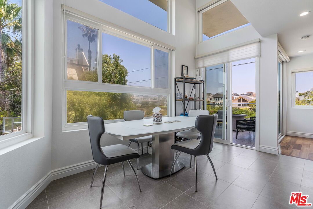 30 Reef Street, Unit 2 Marina del Rey, CA 90292 - Photo 17 of 34