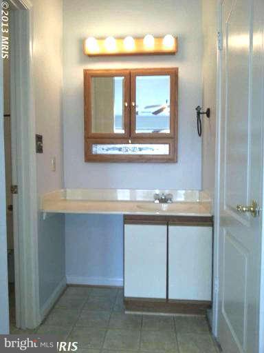 8561 Falls Run Road, Unit J Ellicott City, MD 21043 - Photo 7 of 23 Bath