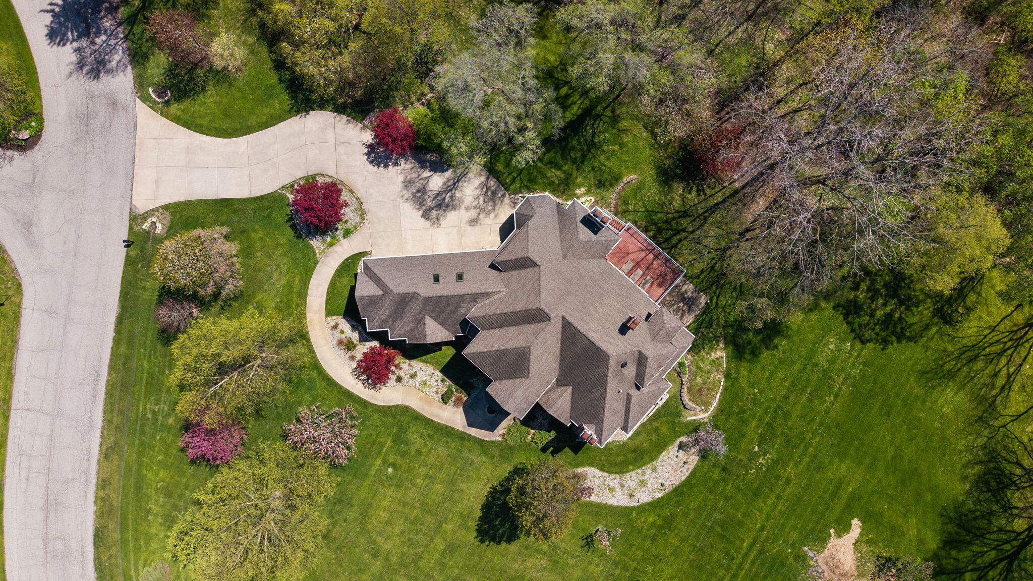 2 Timber Ridge Court Valparaiso, IN 46385 - Photo 7 of 61 2048x1152