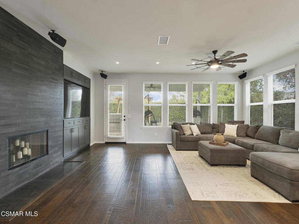 13676 Shenandoah Way Moorpark, CA 93021 - Photo 16 of 47