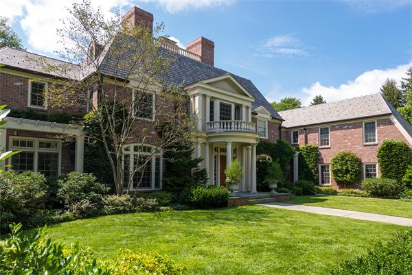 52 Chestnut Street Weston, MA 02493 - Photo 3 of 26