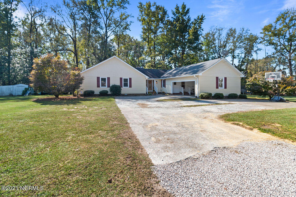 861 Claude Scott Road Warsaw, NC 28398 - Photo 2 of 31 IMG_2025