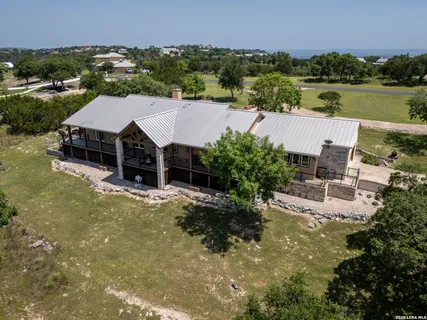 $1,175,000 | 165 Settlers Way North, Comfort, TX 78013