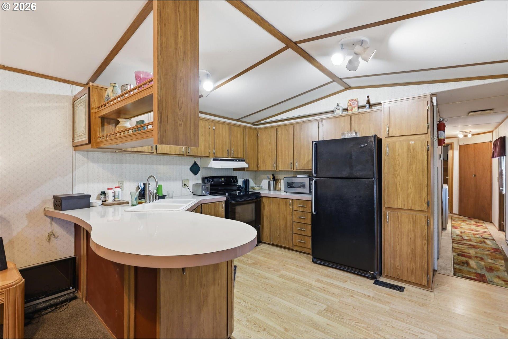 1901 Southeast Minter Bridge Road, Unit 100 Hillsboro, OR 97123 - Photo 7 of 29 Gallery Image 7