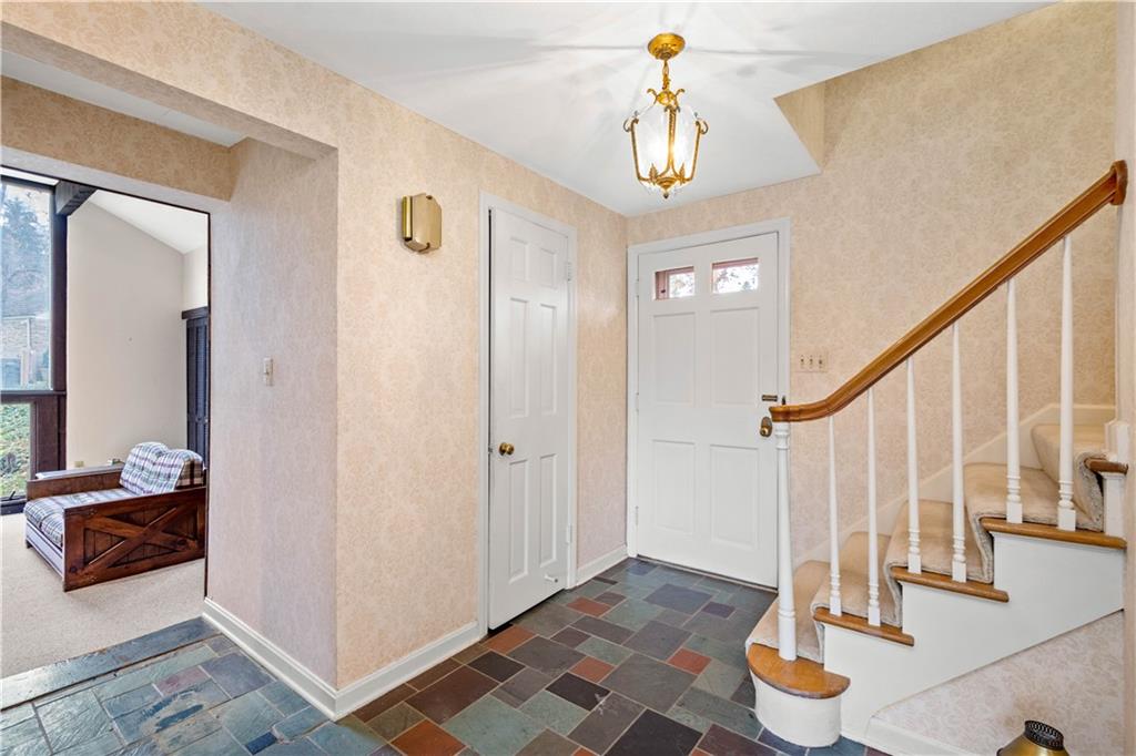1802 Kent Road Pittsburgh, PA 15241 - Photo 2 of 25 Gallery Image 2