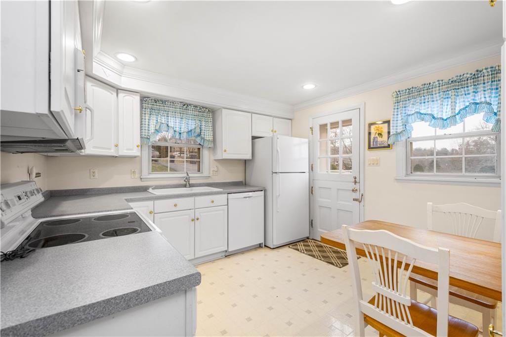 1802 Kent Road Pittsburgh, PA 15241 - Photo 9 of 25 Gallery Image 9