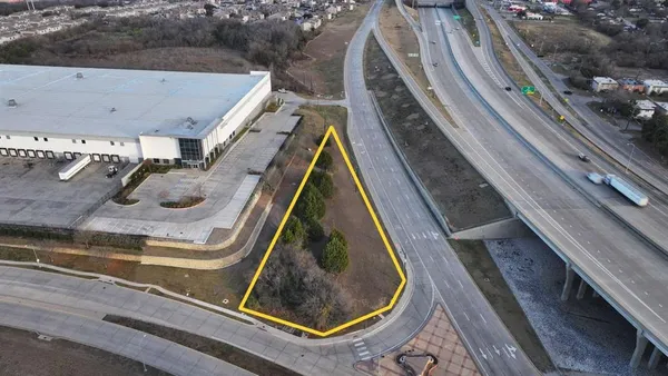 $149,995 | 901 Northwest 19th Street, Grand Prairie, TX 75050