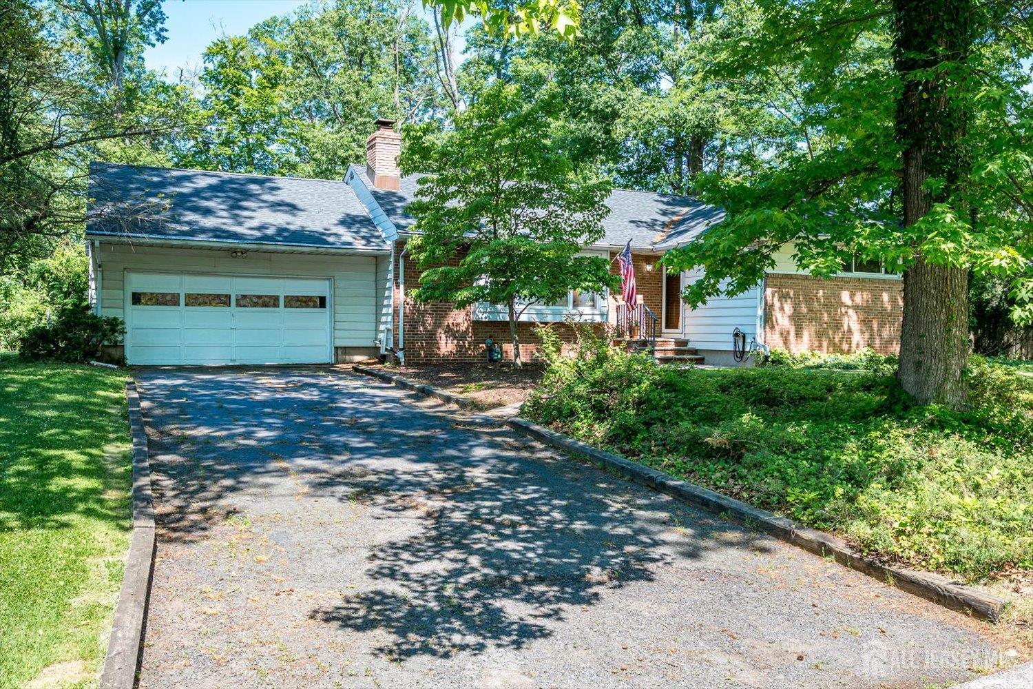 9 Clive Hills Road Edison, NJ 08820 - Photo 3 of 44