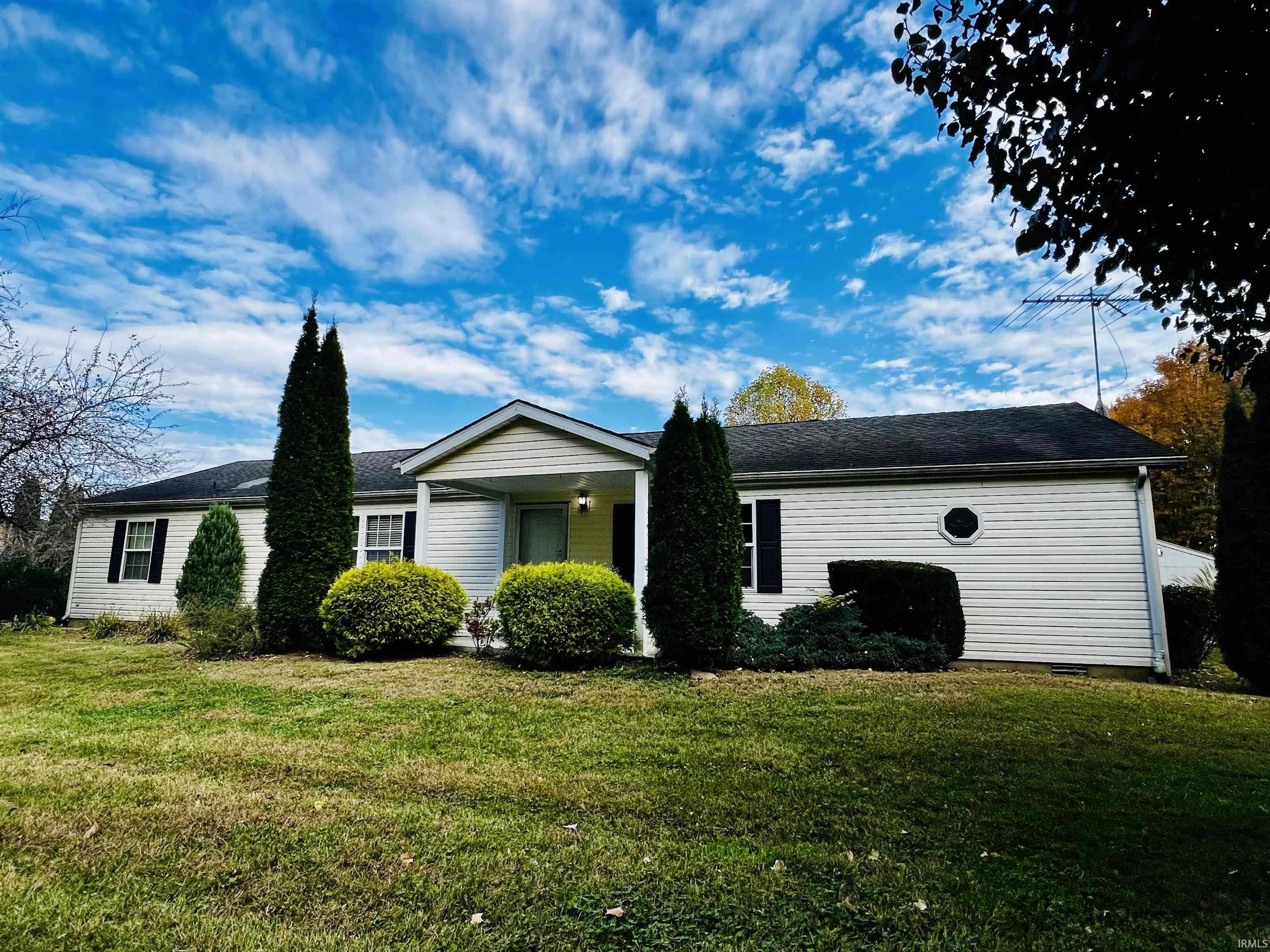 1600 Old Farm Road Bedford, IN 47421 - Photo 1 of 36