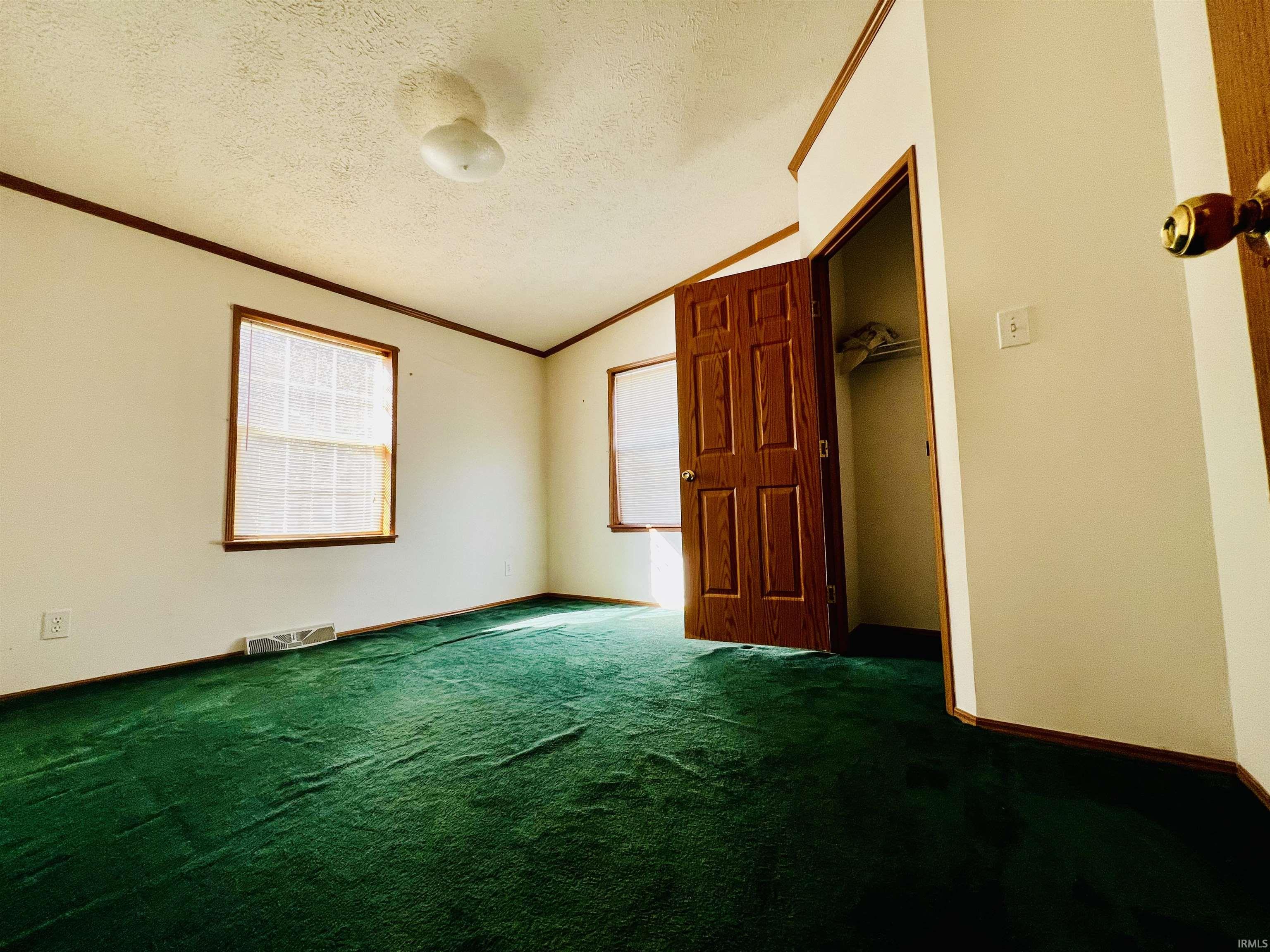 1600 Old Farm Road Bedford, IN 47421 - Photo 15 of 36