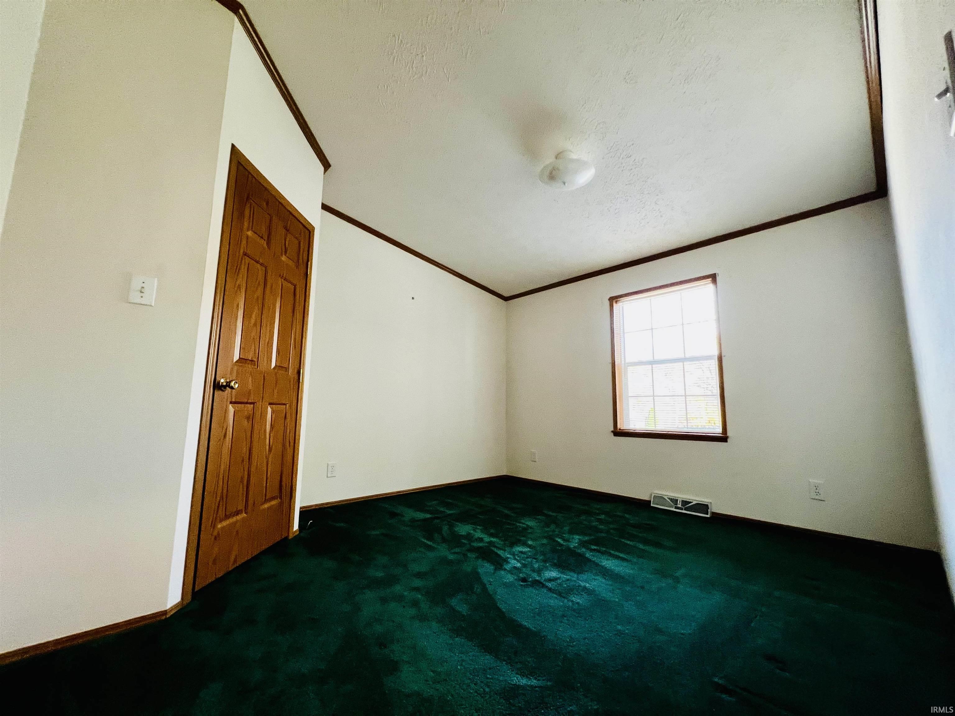 1600 Old Farm Road Bedford, IN 47421 - Photo 17 of 36