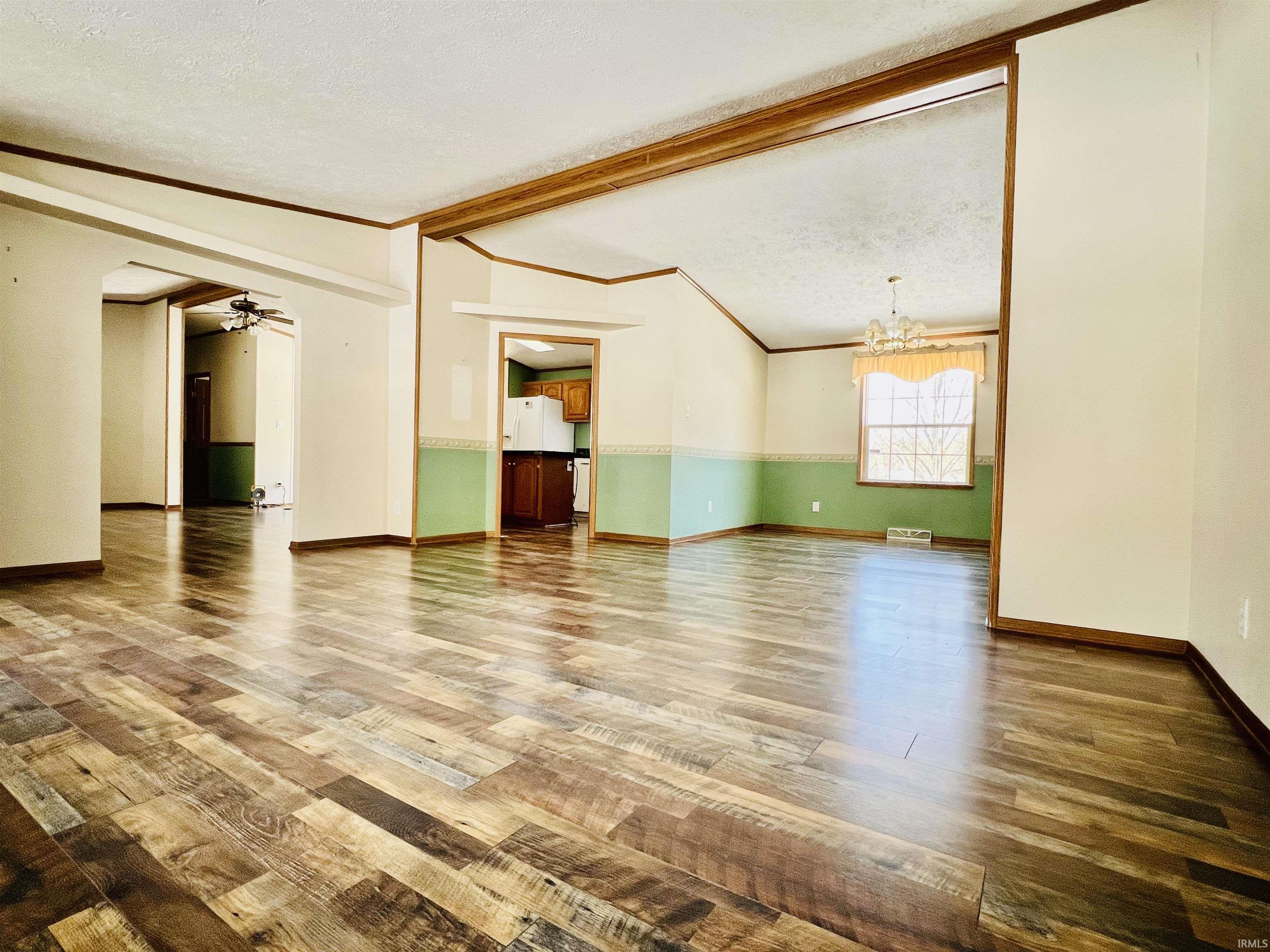 1600 Old Farm Road Bedford, IN 47421 - Photo 5 of 36