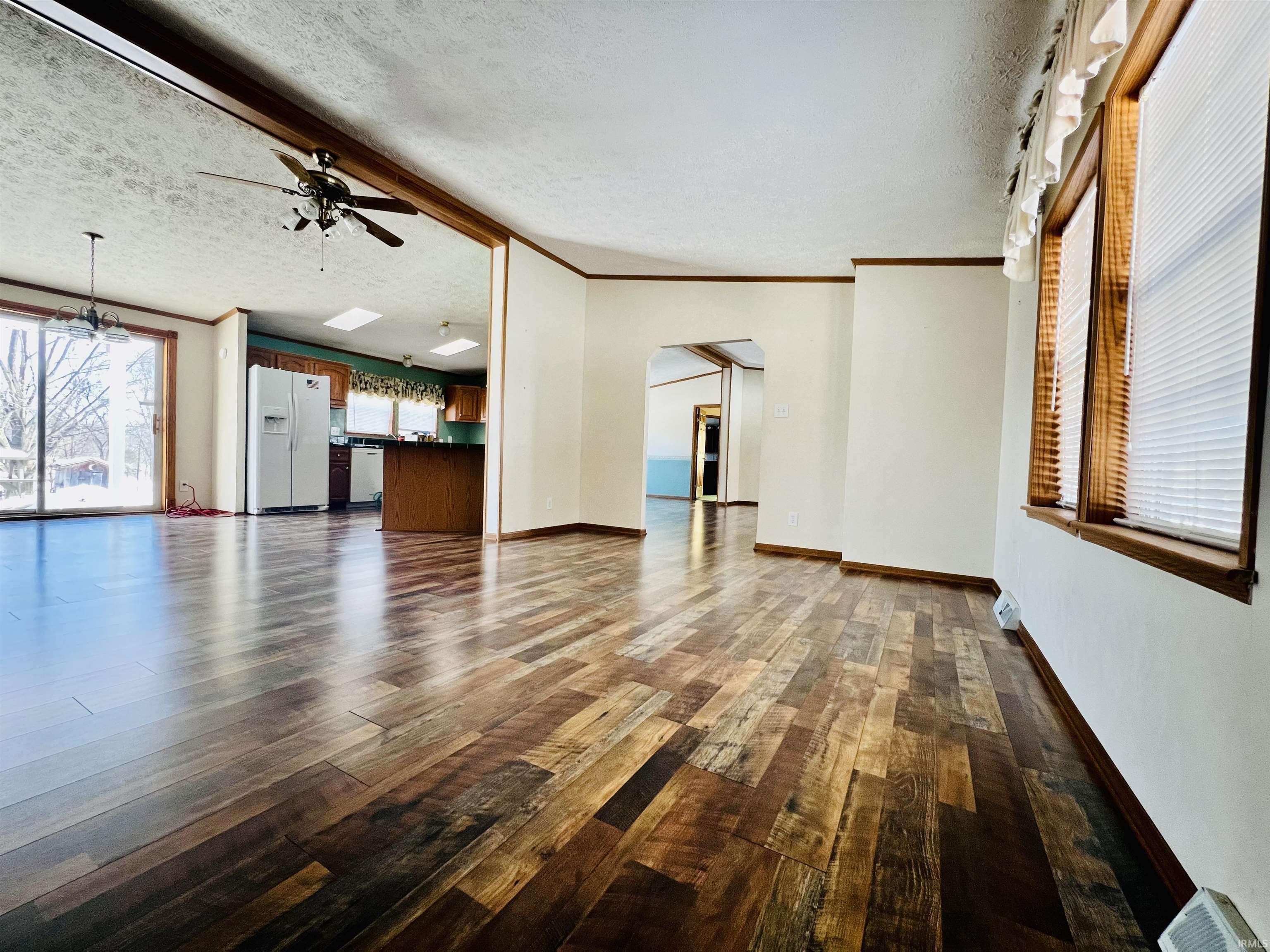 1600 Old Farm Road Bedford, IN 47421 - Photo 6 of 36