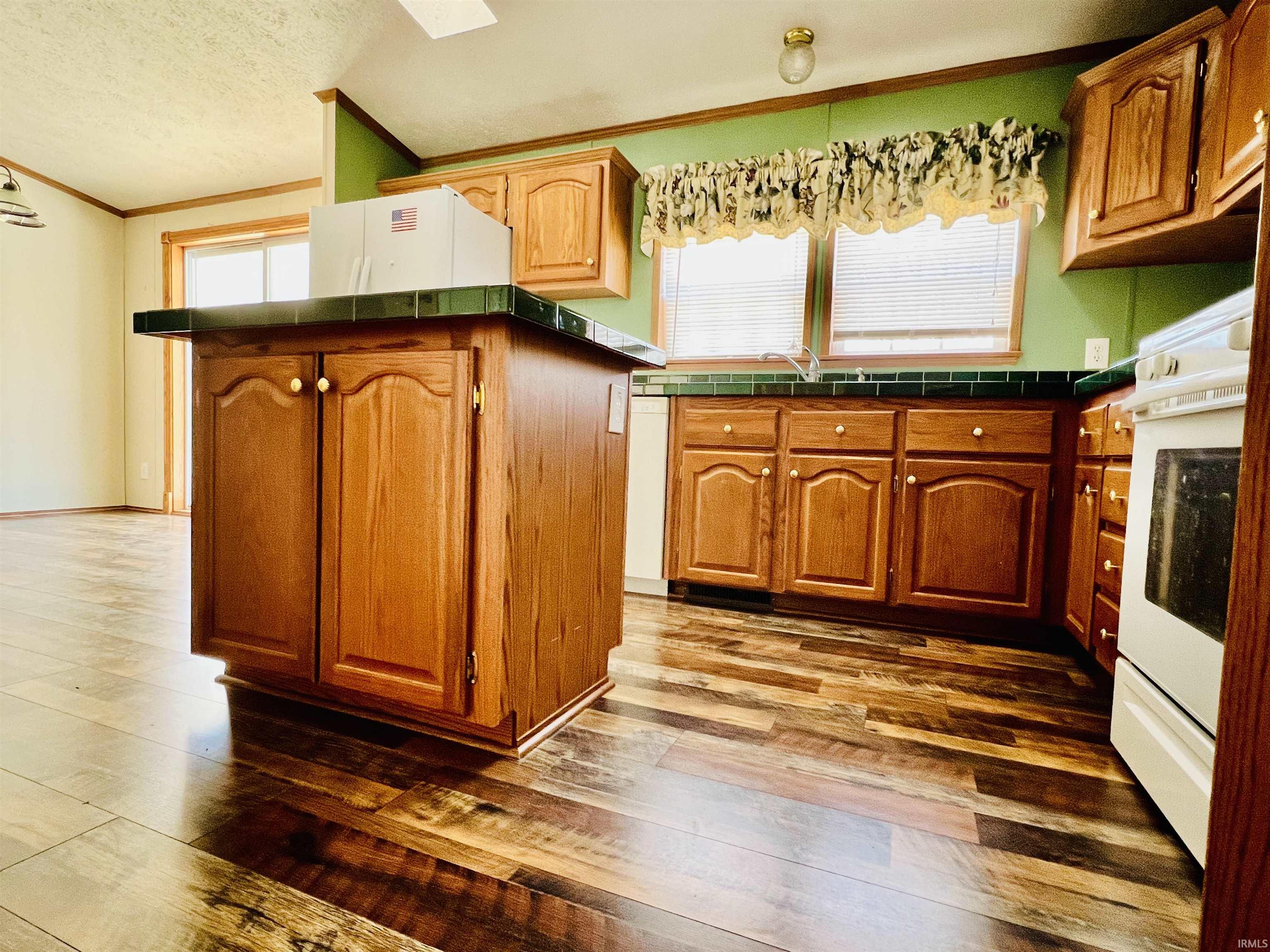 1600 Old Farm Road Bedford, IN 47421 - Photo 8 of 36