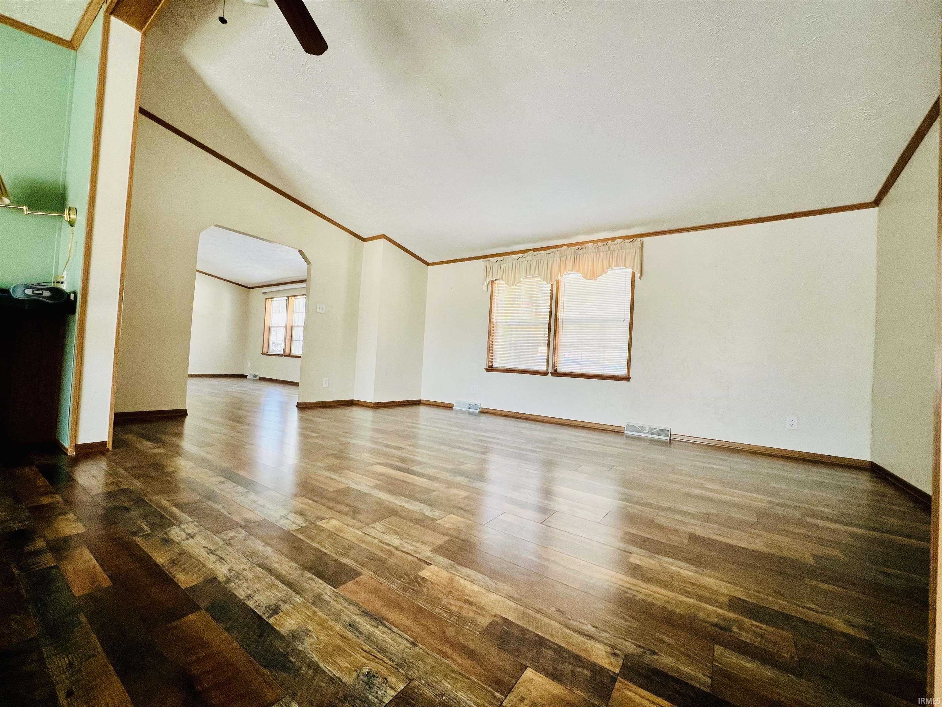1600 Old Farm Road Bedford, IN 47421 - Photo 10 of 36