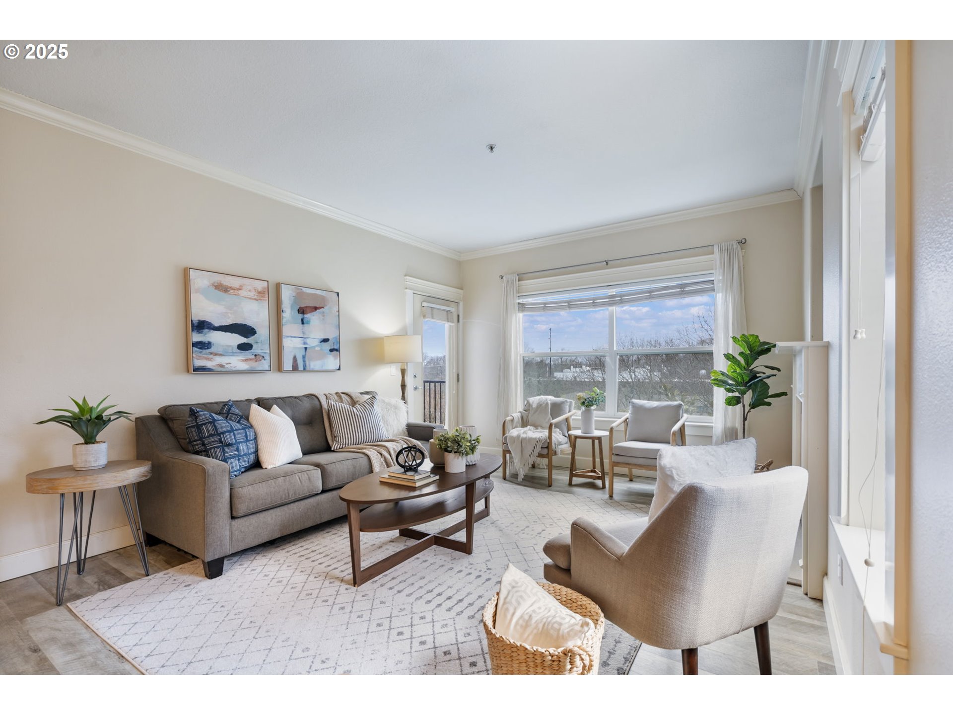 618 Southwest Nevada Street, Unit F Portland, OR 97219 - Photo 11 of 40 Gallery Image 11