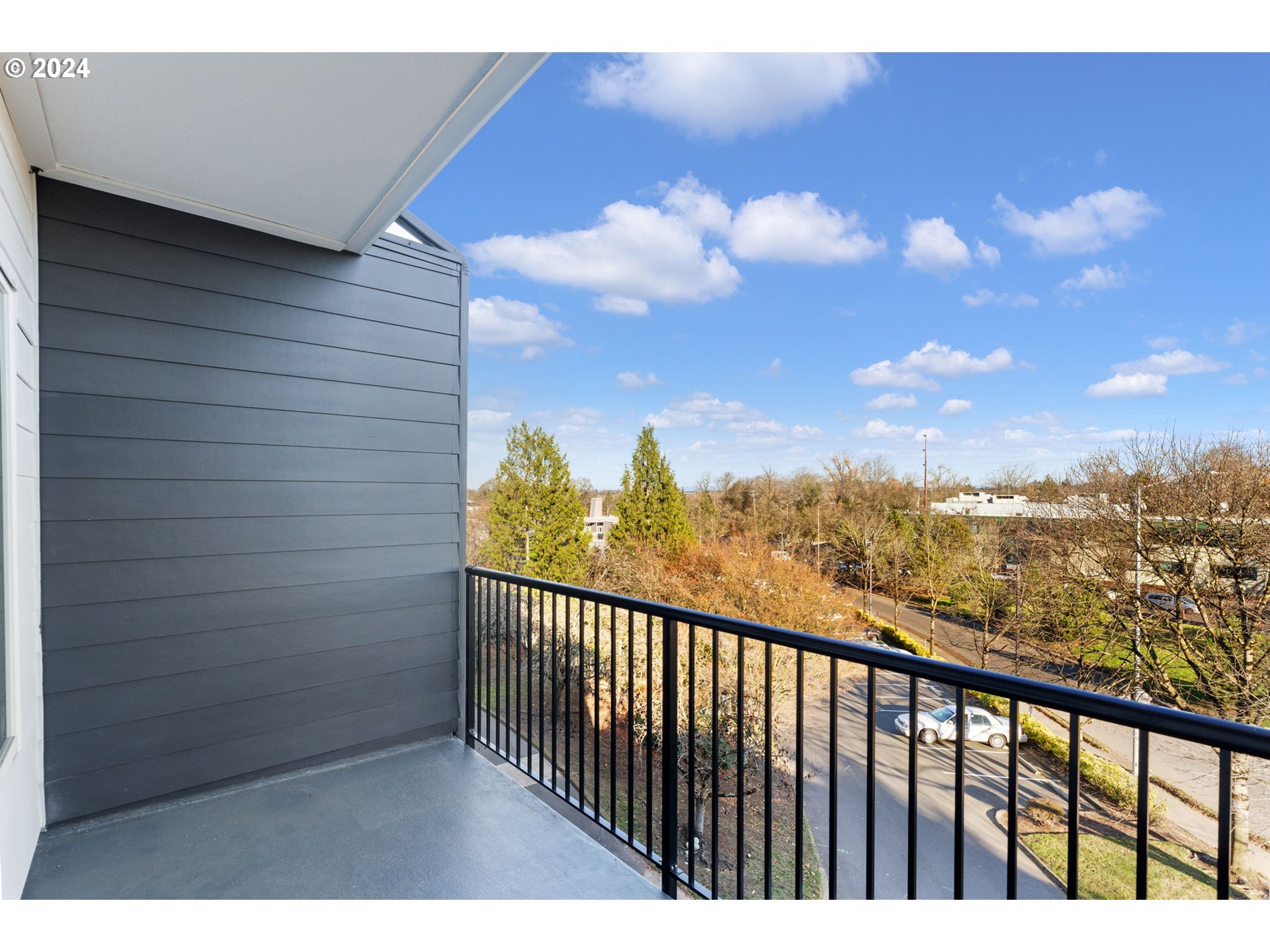 618 Southwest Nevada Street, Unit F Portland, OR 97219 - Photo 15 of 40 Gallery Image 15
