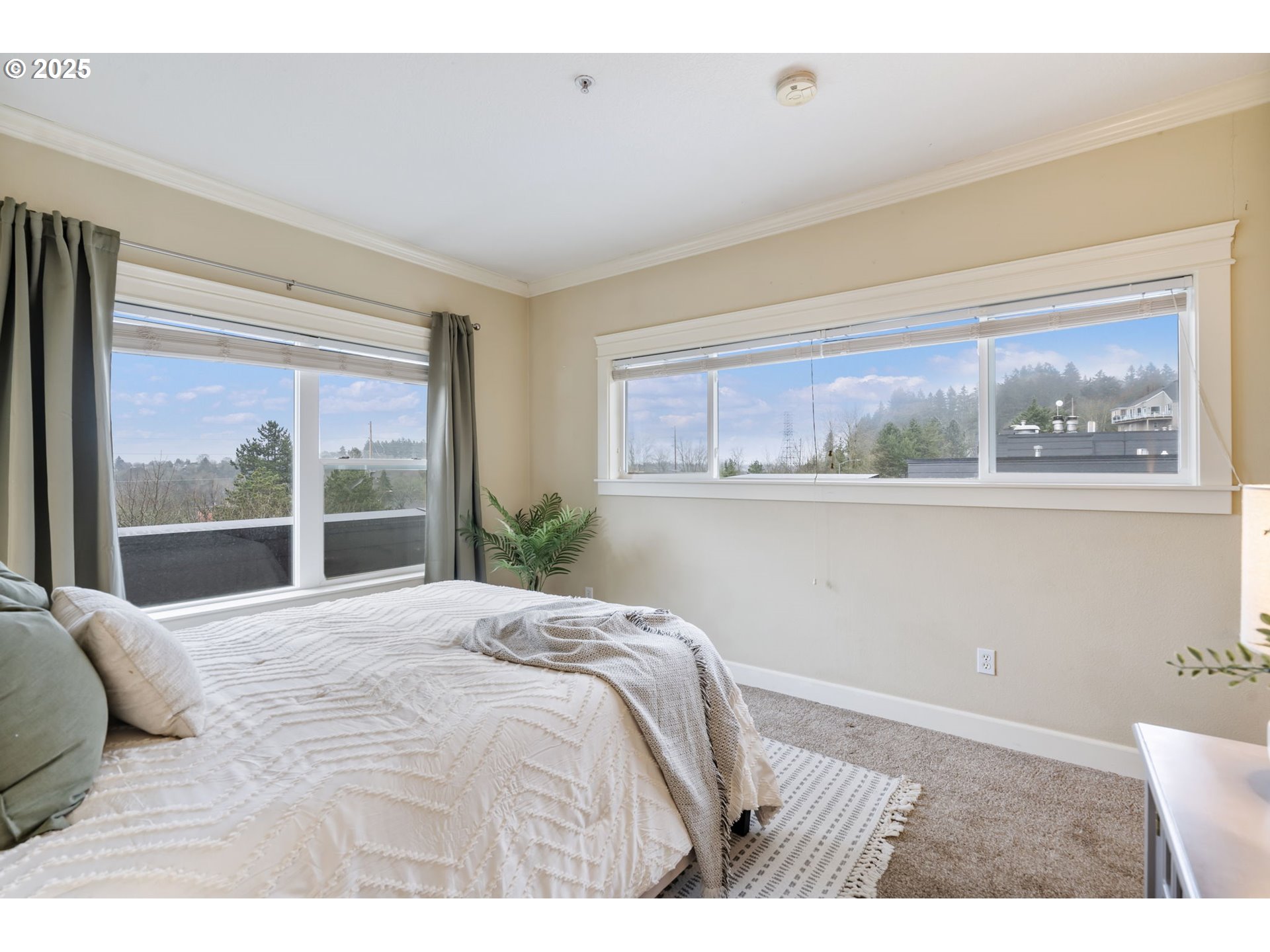 618 Southwest Nevada Street, Unit F Portland, OR 97219 - Photo 21 of 40 Gallery Image 21