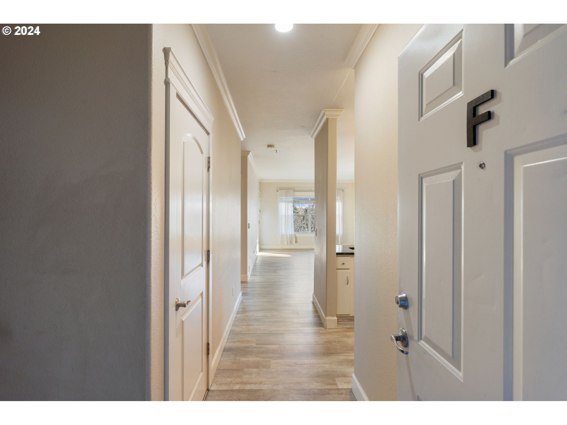 618 Southwest Nevada Street, Unit F Portland, OR 97219 - Photo 3 of 40 Gallery Image 3
