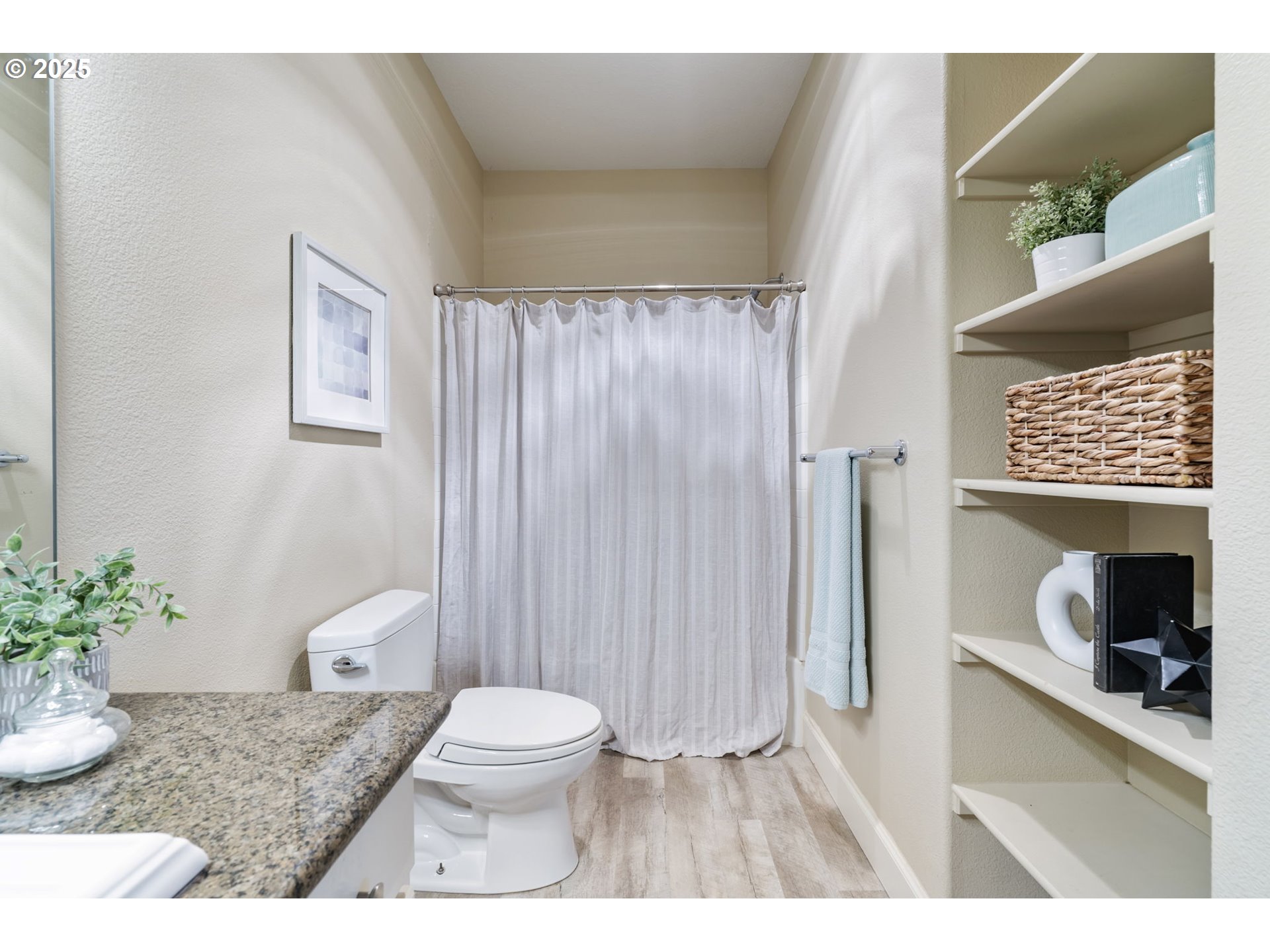 618 Southwest Nevada Street, Unit F Portland, OR 97219 - Photo 33 of 40 Gallery Image 33