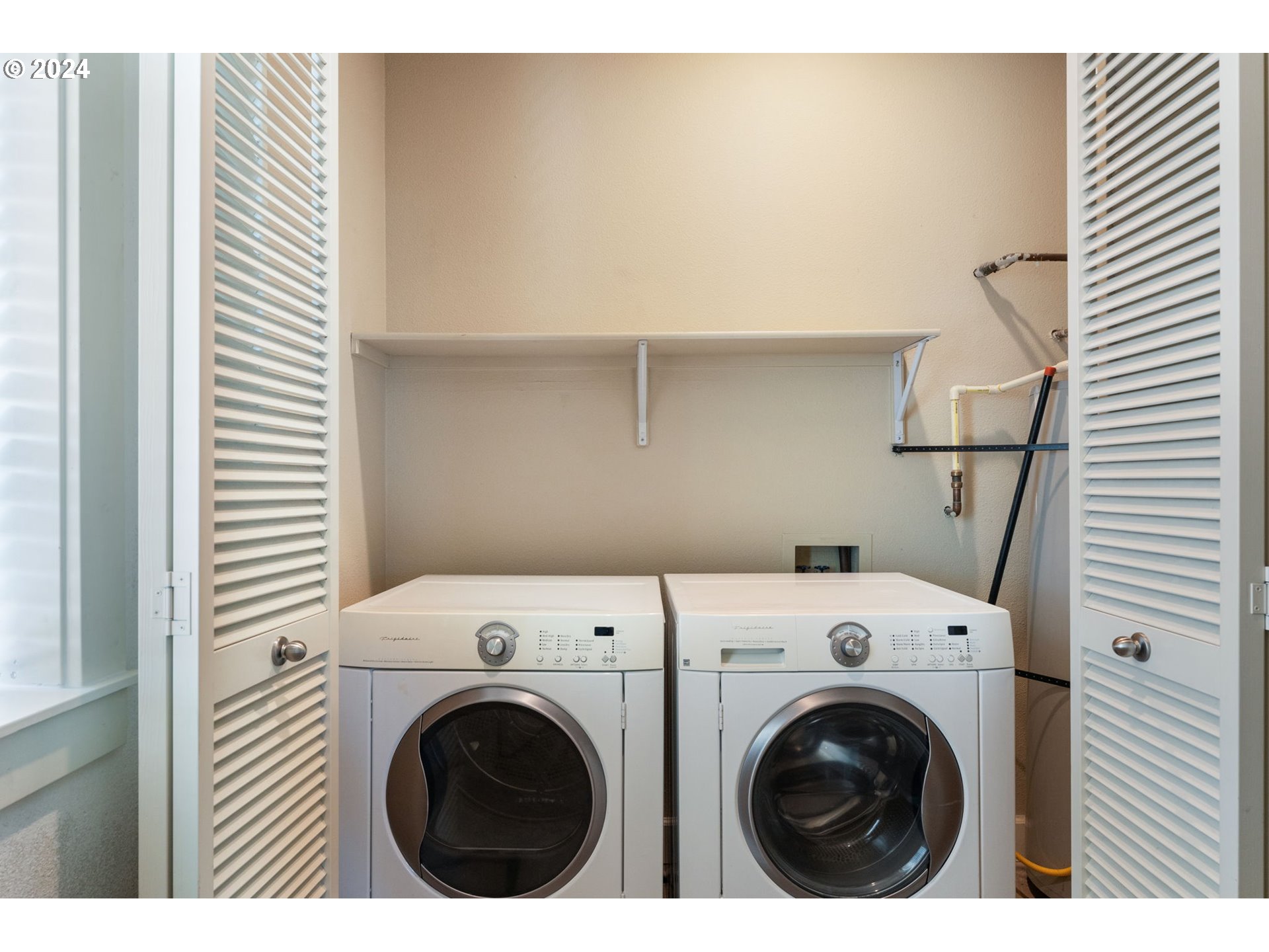 618 Southwest Nevada Street, Unit F Portland, OR 97219 - Photo 34 of 40 Gallery Image 34
